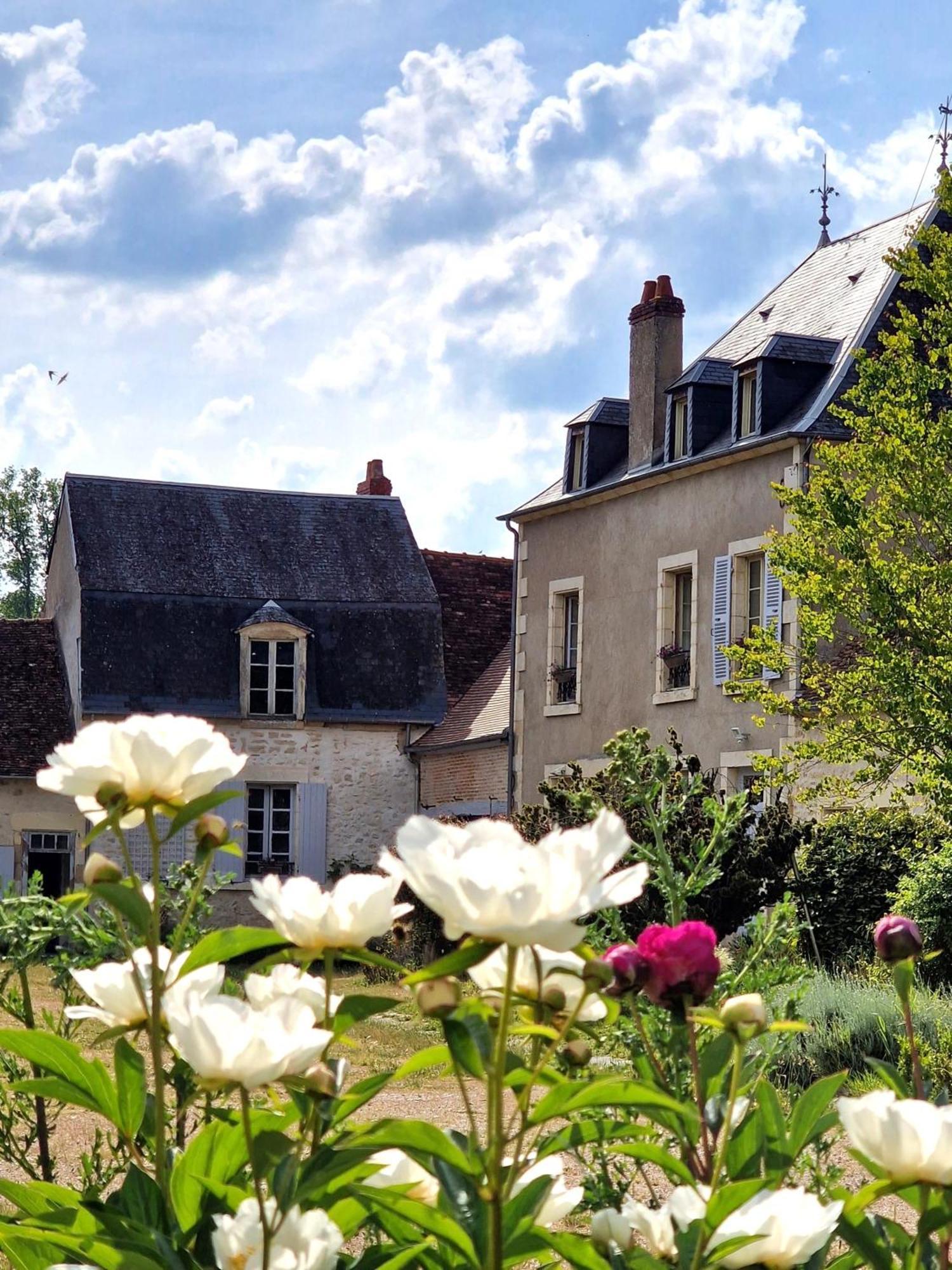 Chambre D'Hotes "Au Bord De Loire" La Marche Eksteriør billede